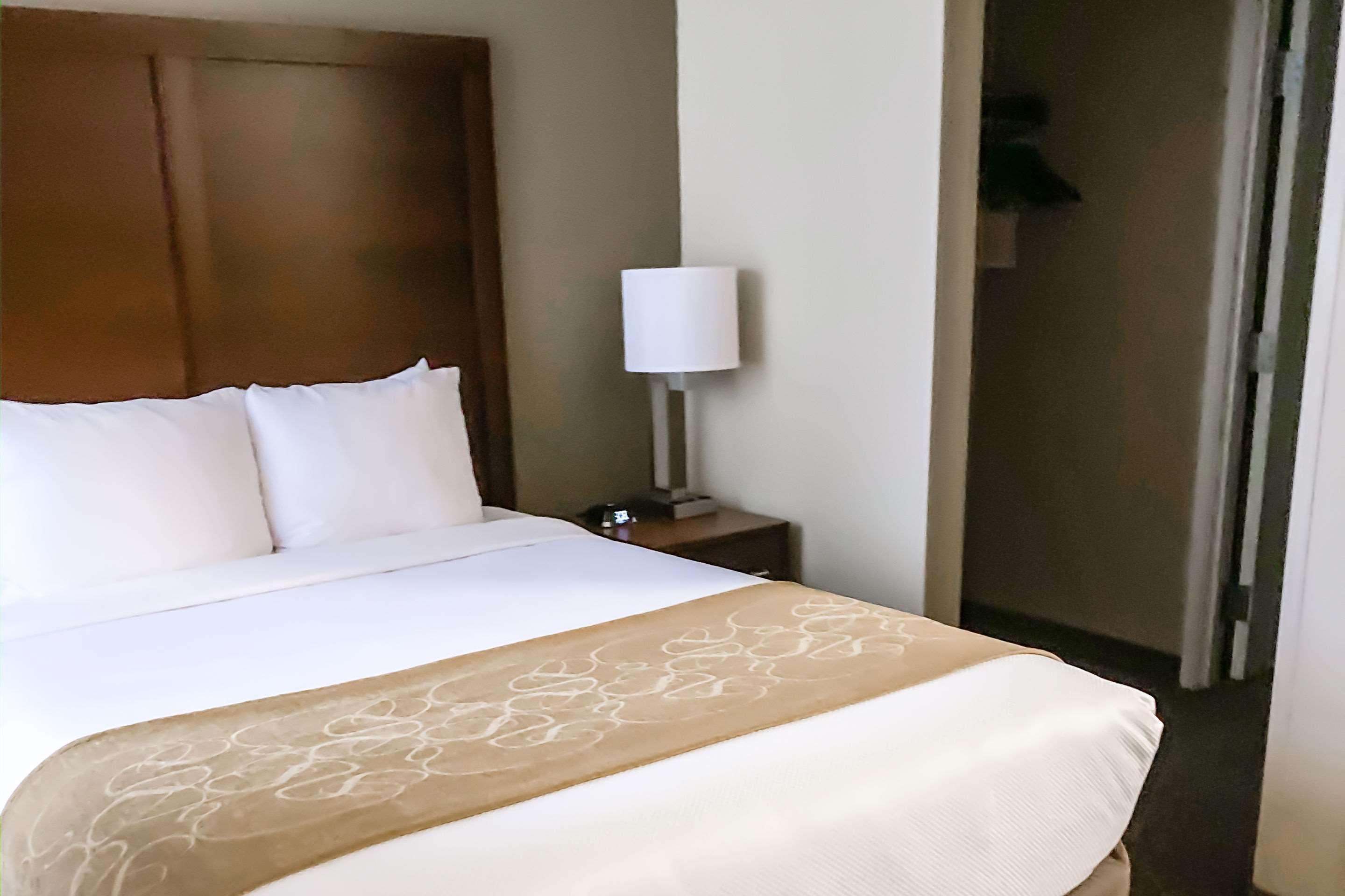 Comfort Suites Clarksville Buitenkant foto