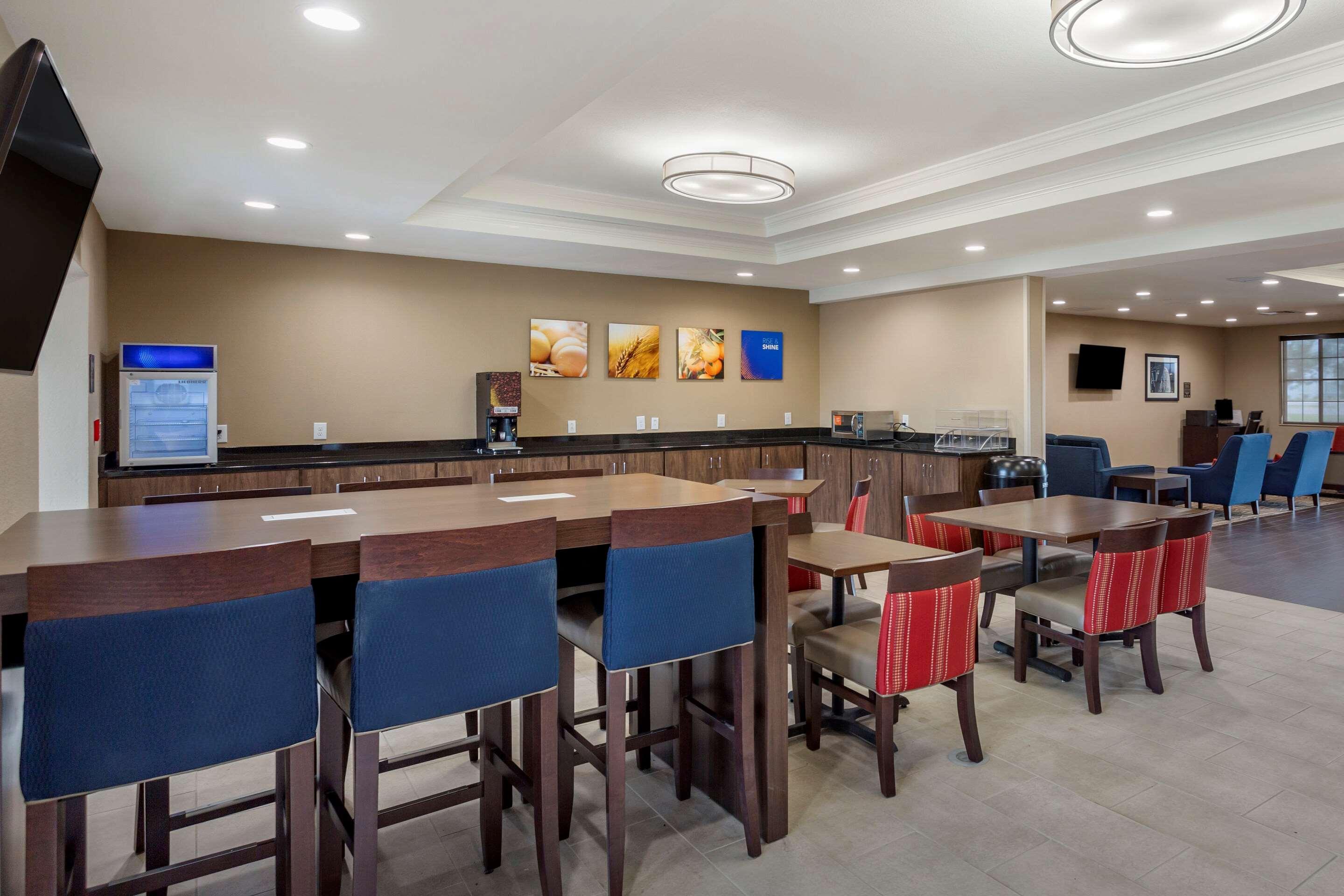 Comfort Suites Clarksville Buitenkant foto
